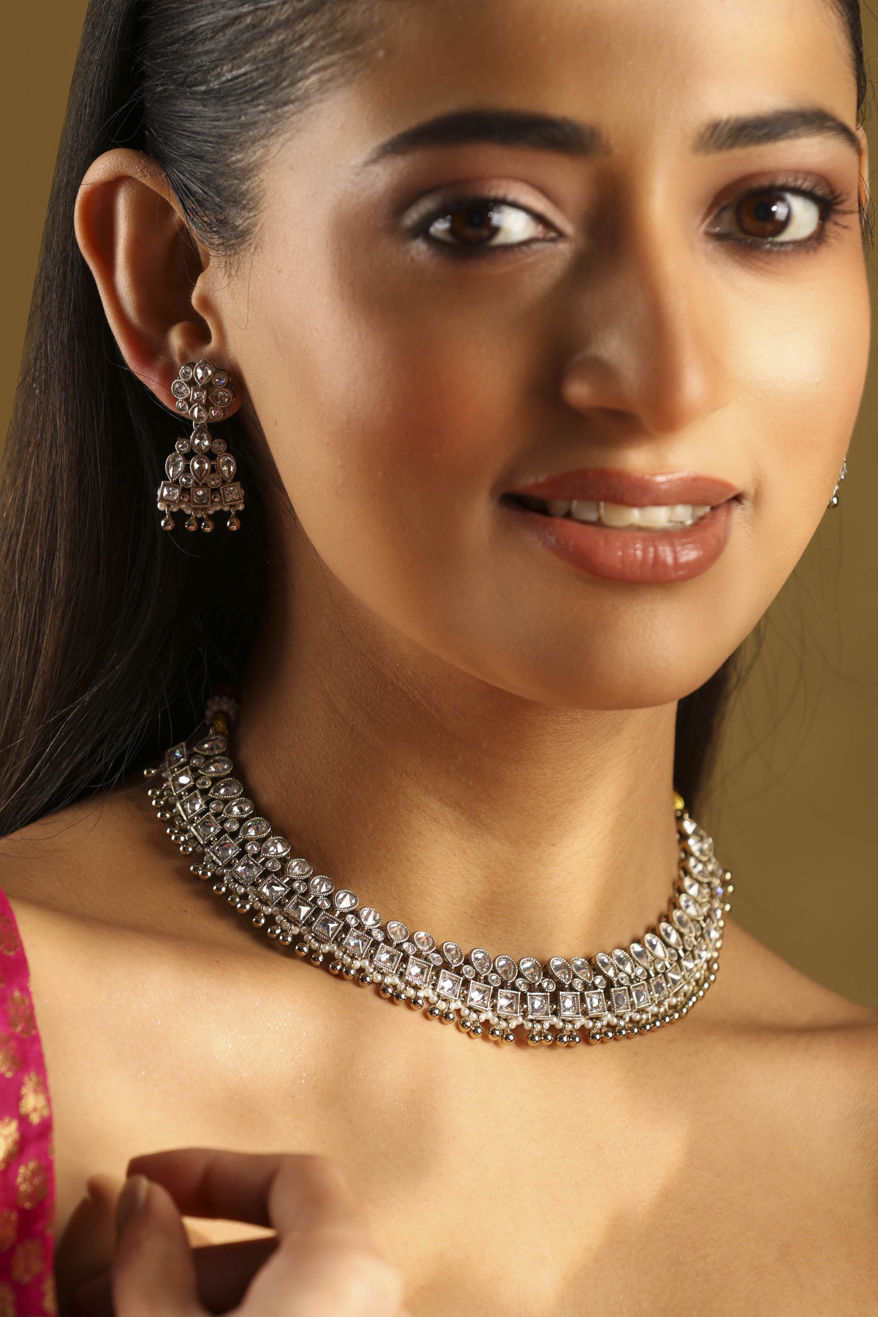 White Alloy Necklace Set image number 1