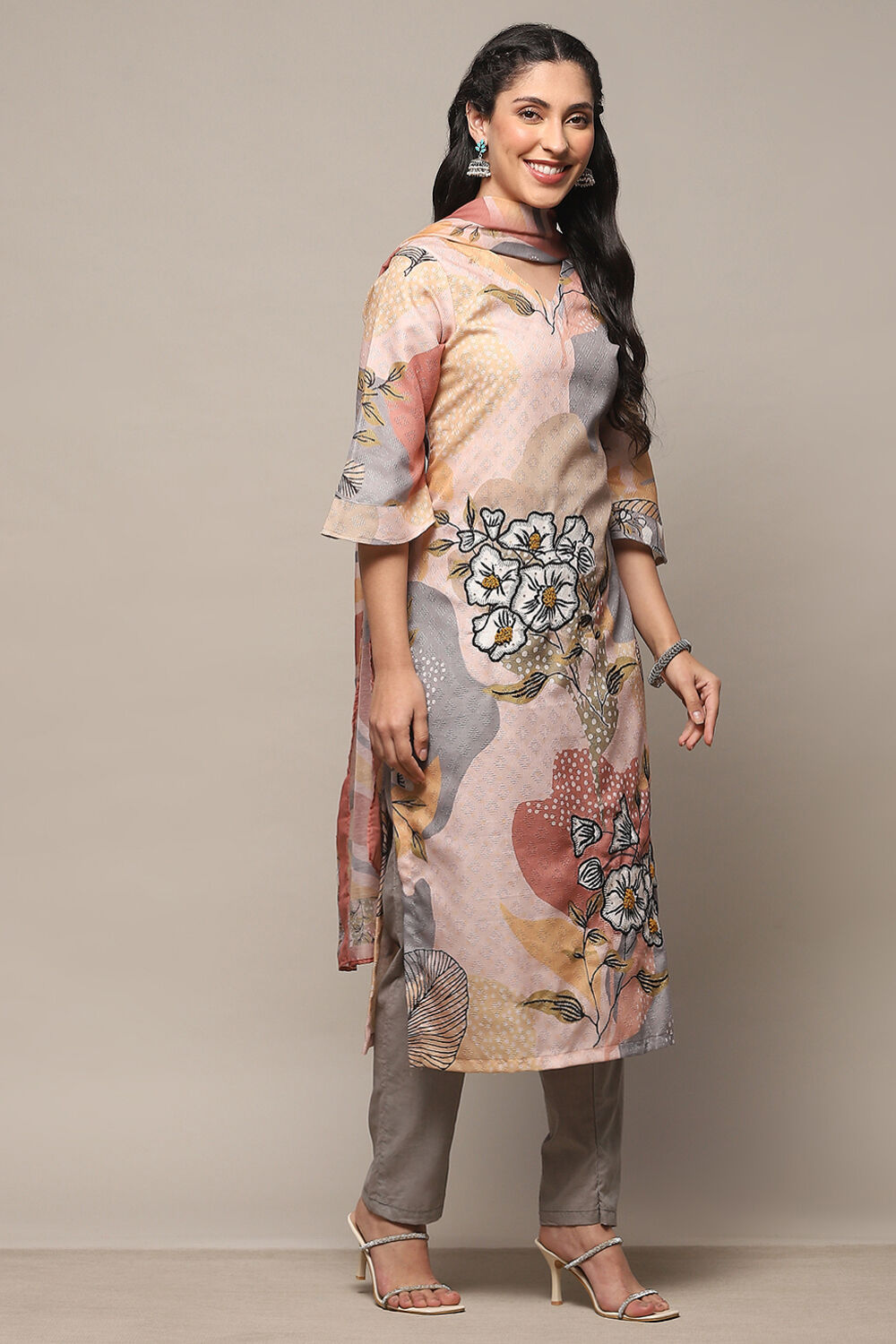 Grey Cotton Unstitched Suit set image number 8