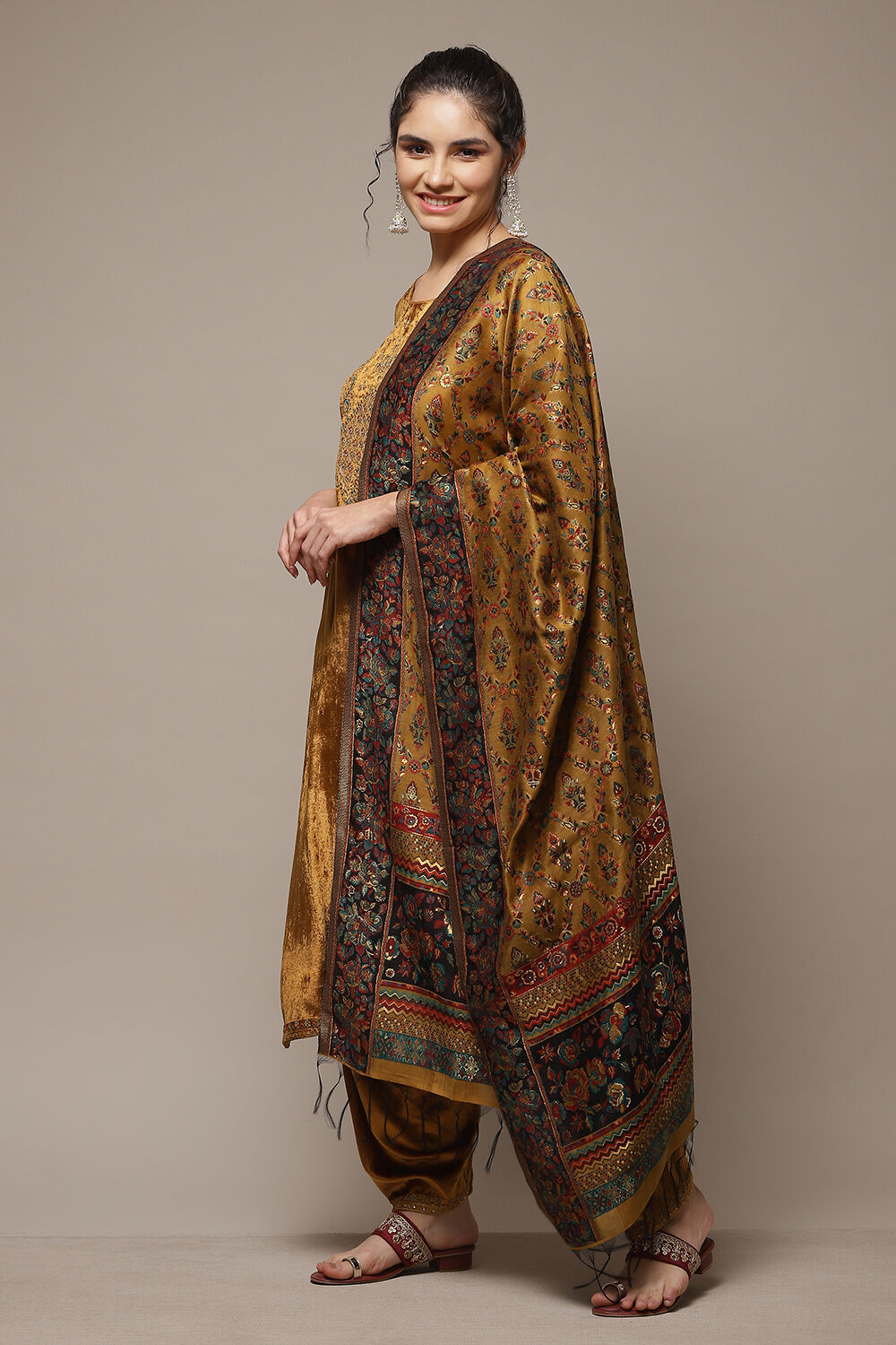 Mustard Viscose Straight Kurta Salwar Suit Set image number 3