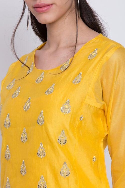 Yellow Poly Cotton A-Line Embroidered Kurta image number 1