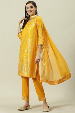 Yellow Printed Straight Kurta Slim Pant Suit Set image number 5