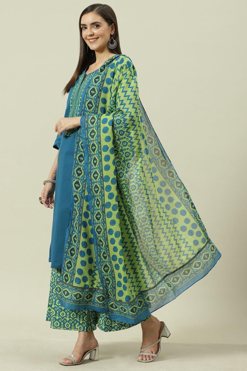 Red Cotton Solid Straight Suit Set image number 5