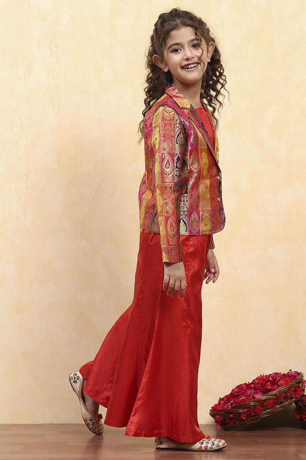 Pink Brocade Yarndyed Fitted 3 Piece Set image number 5