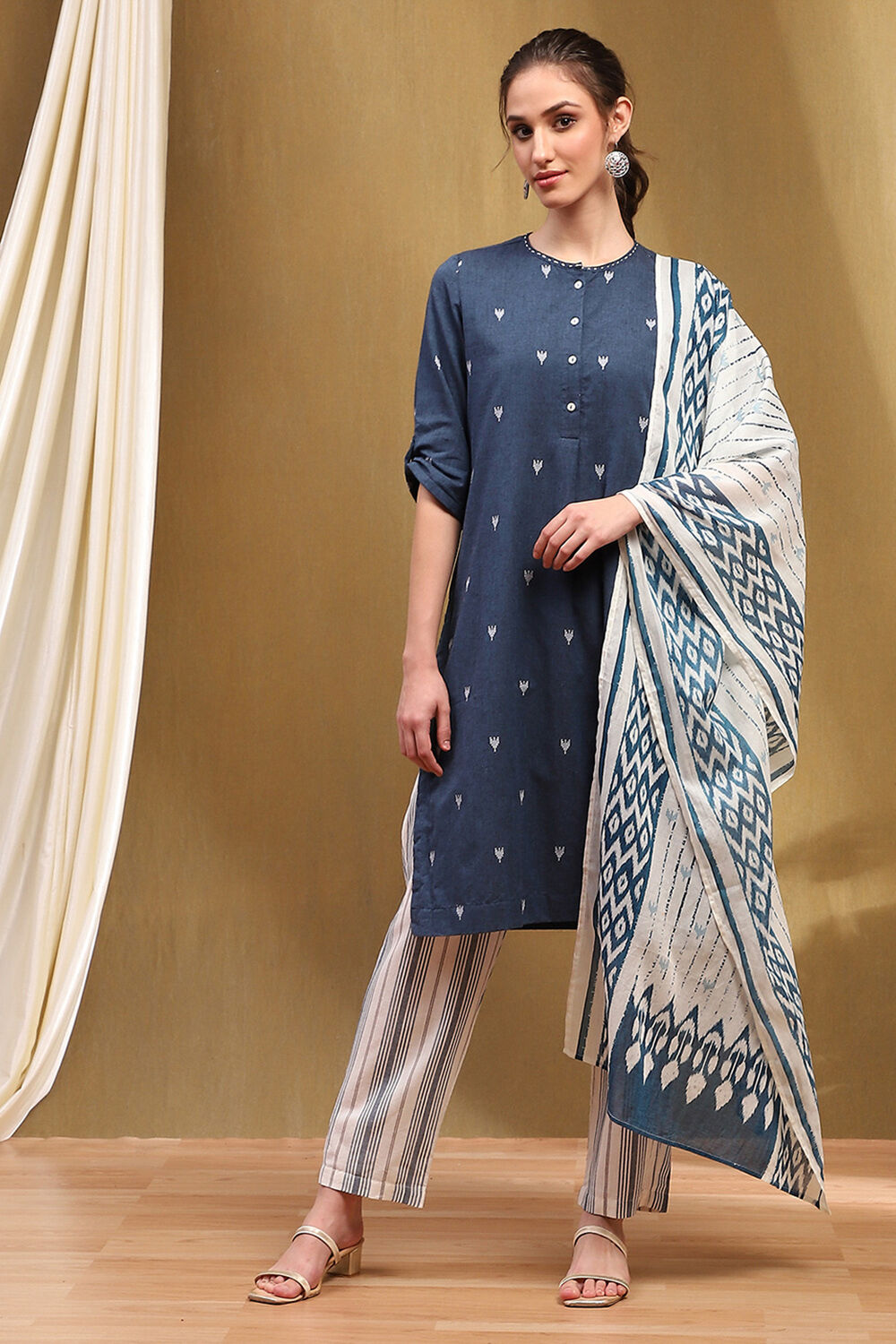 Rust Cotton Straight Kurta Slim Pants Suit Set image number 6