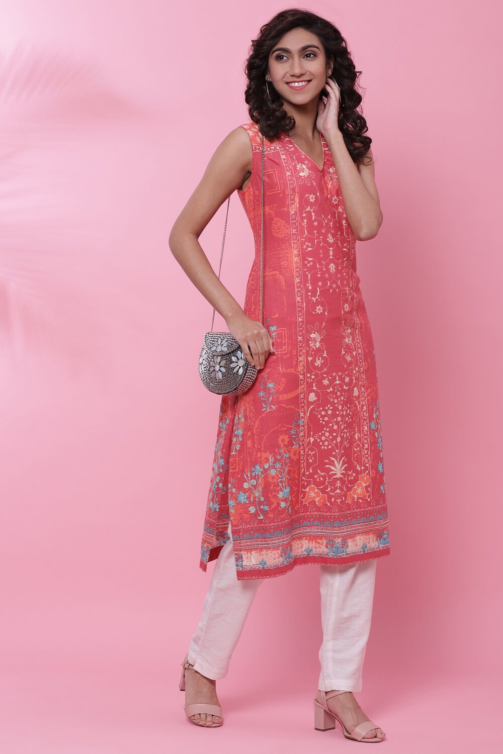 Indigo Cotton Printed Short Kurti image number 5