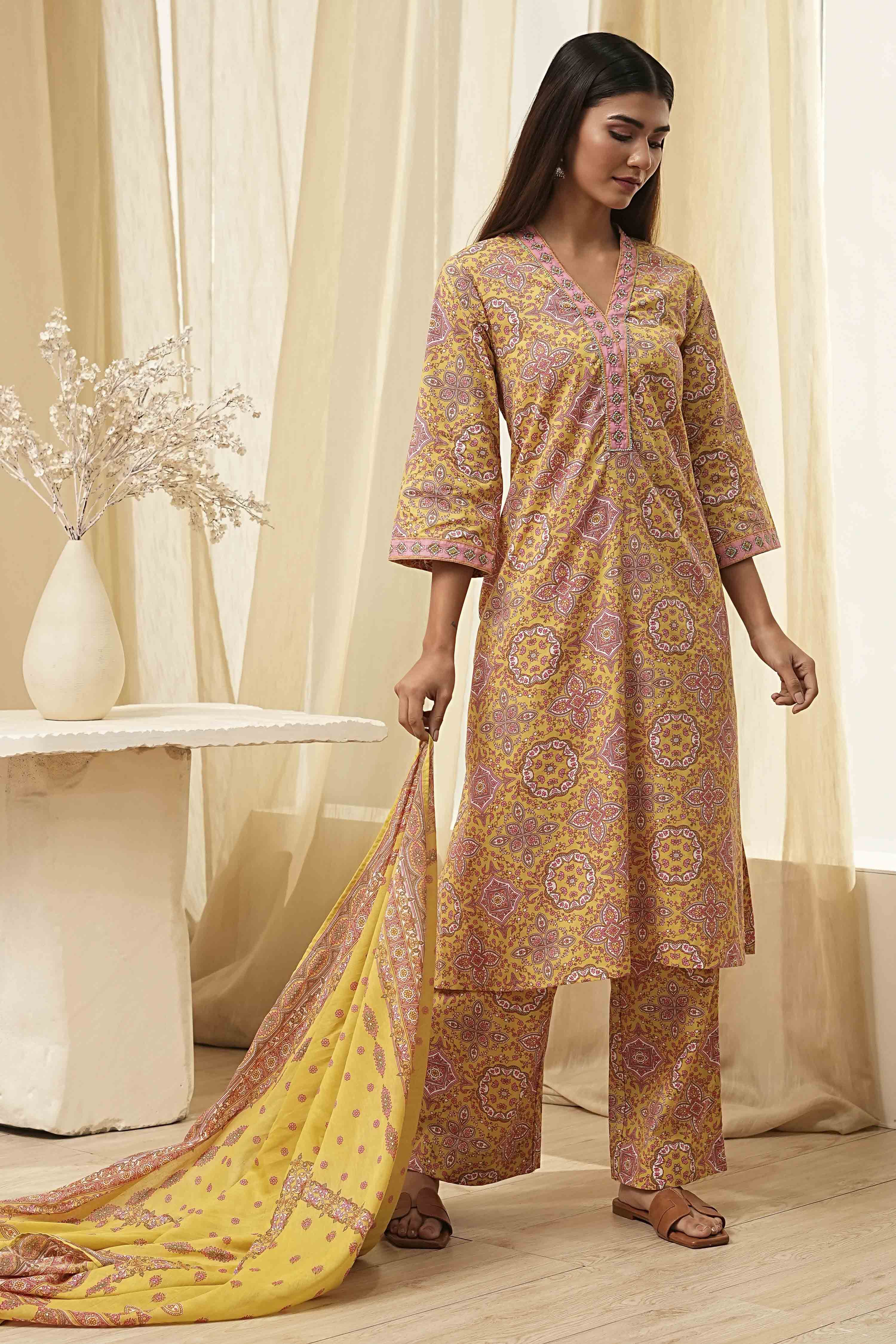 Green Cotton Printed Straight Suit Set image number 0