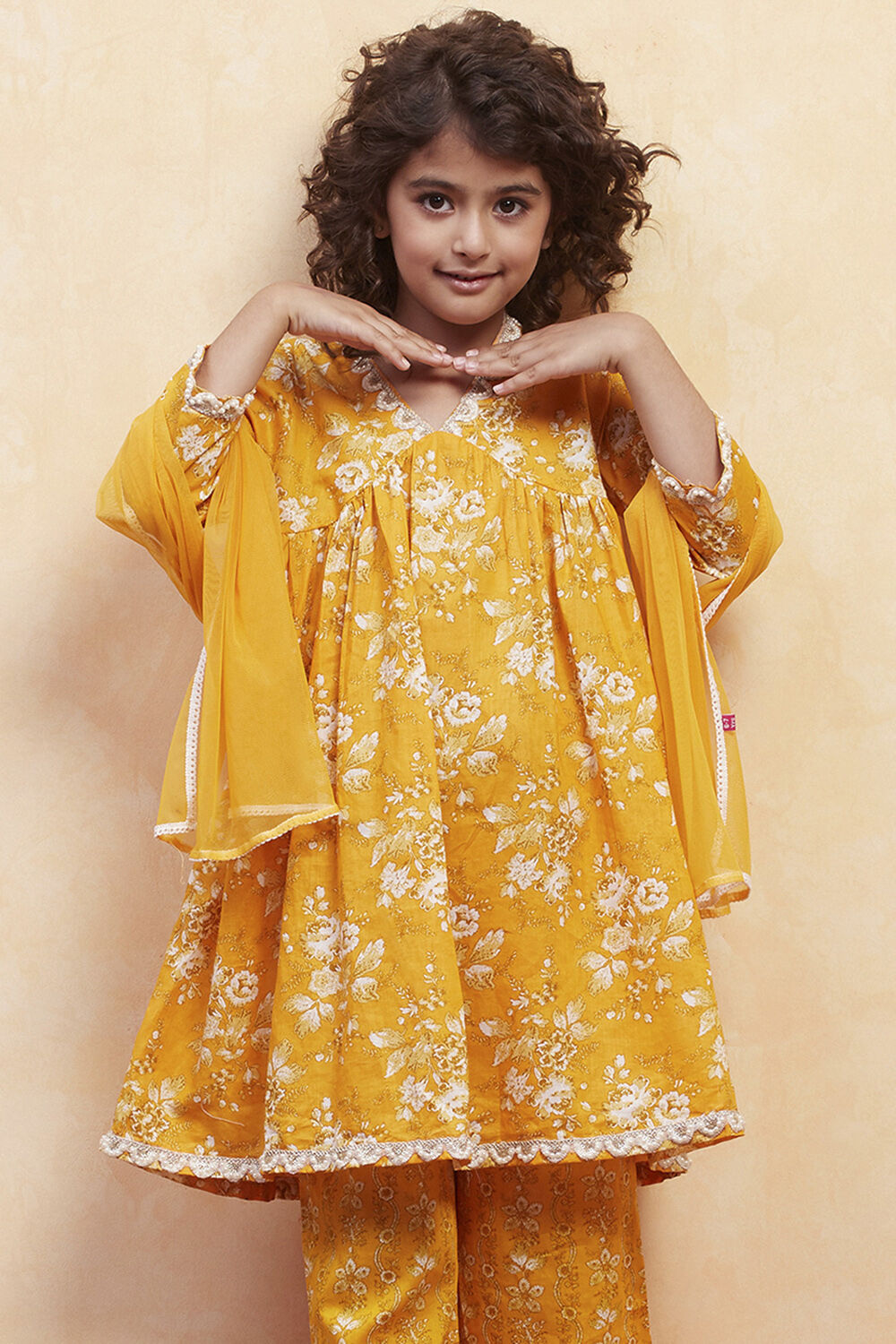 Yellow Cotton Floral Gathered Suit Set image number 7