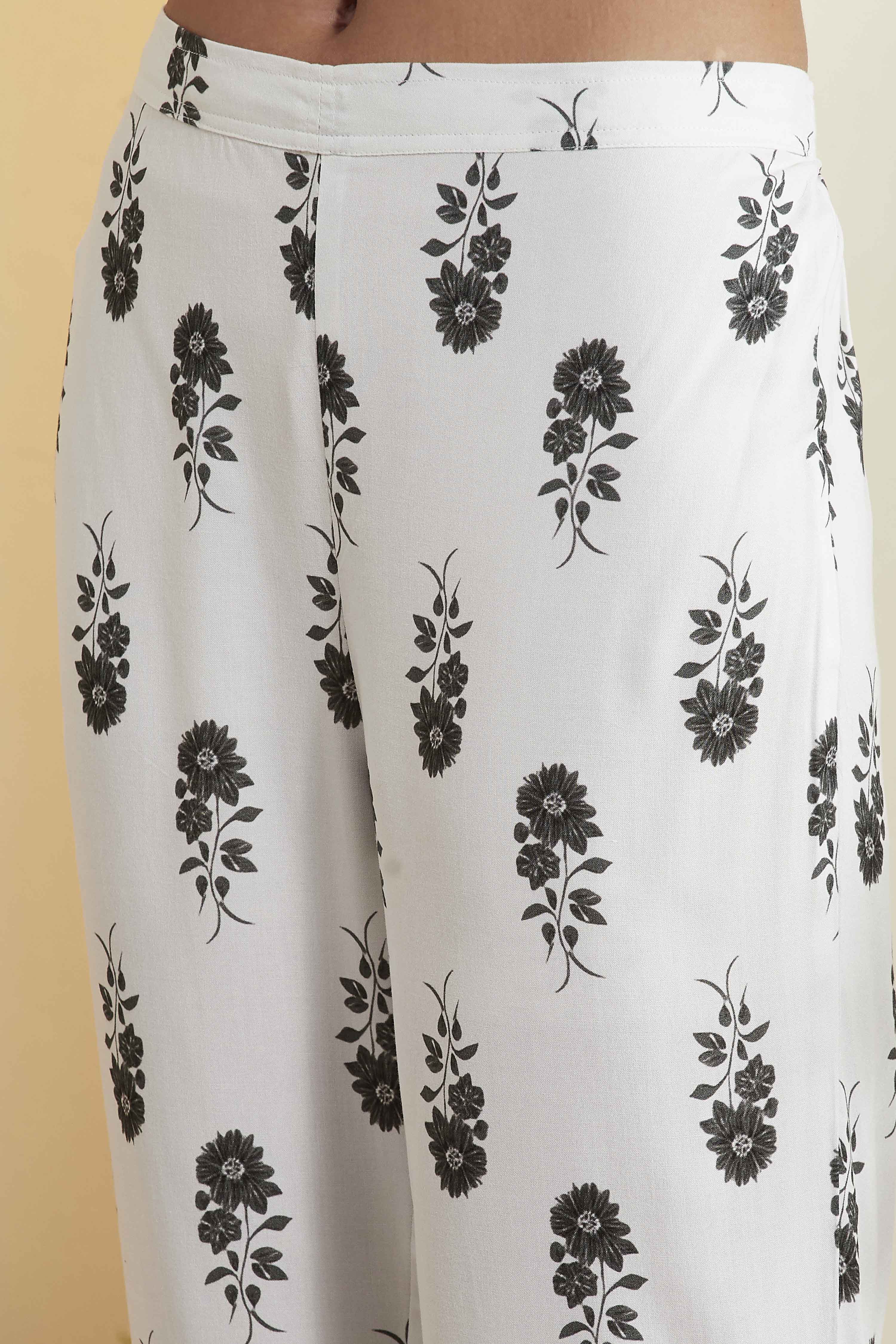 Black & White Viscose Rayon Floral Straight Kurta Set image number 2