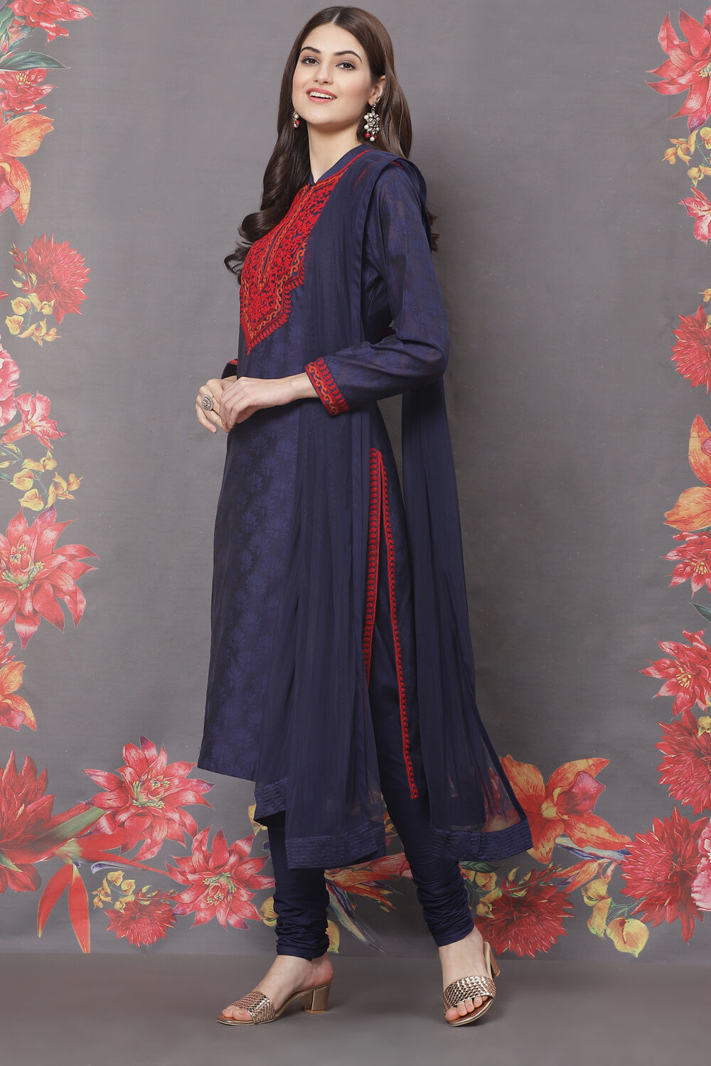 Blue Silk Straight Embroidered Suit Set image number 5