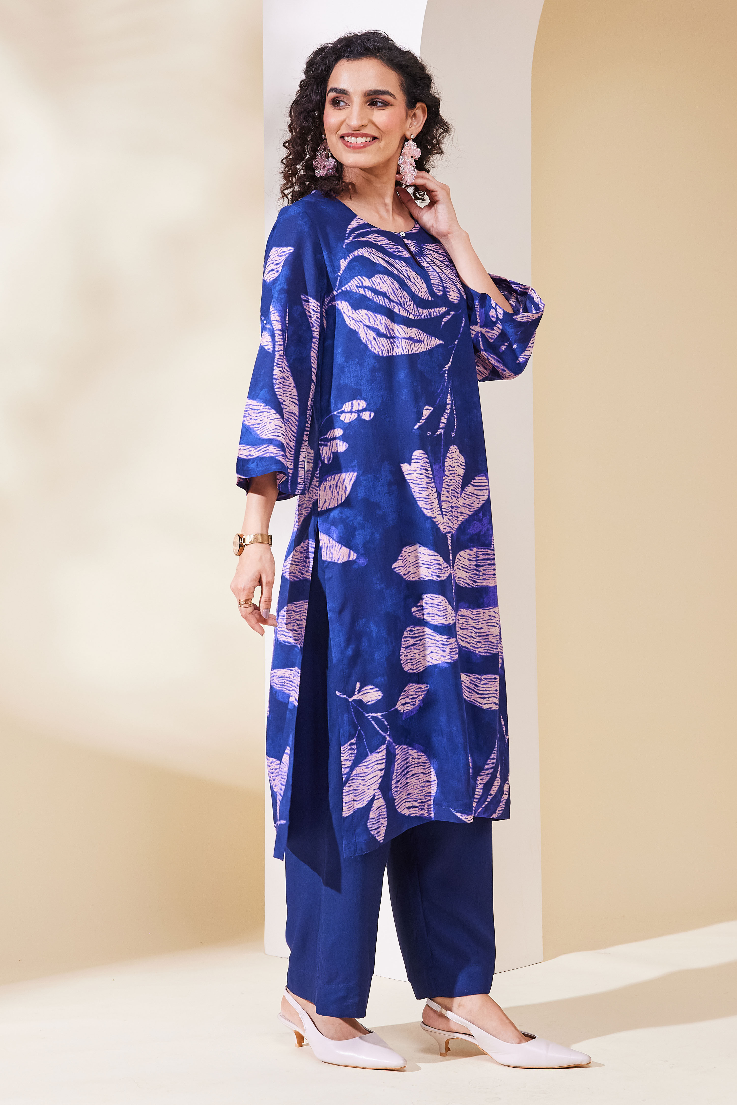 Blue Viscose Rayon A Line Kurta Pants Set image number 5