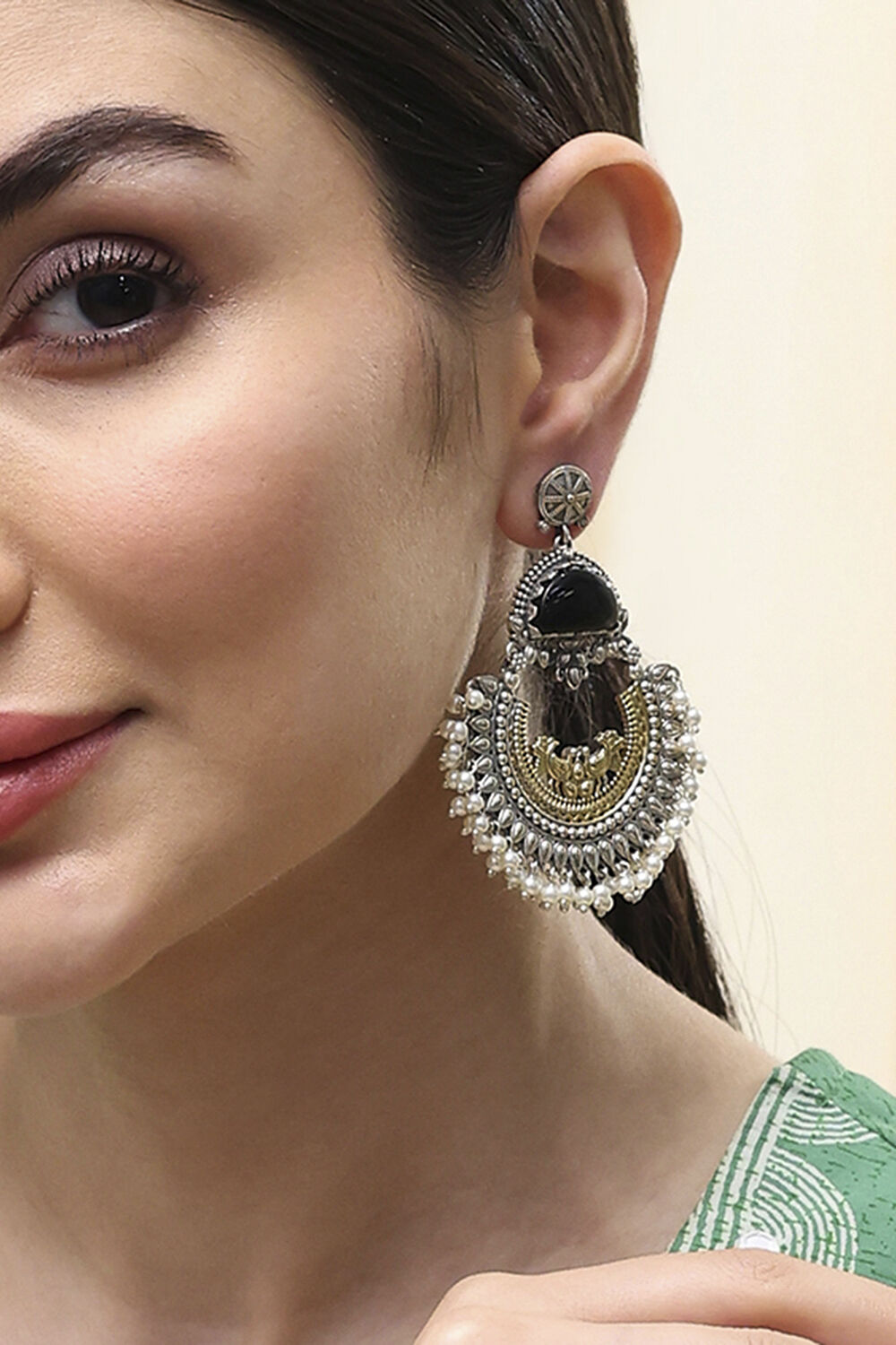 Black Stone Earrings image number 1