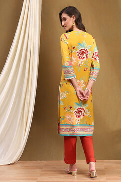 Yellow Floral Printed Straight Kurta image number 3
