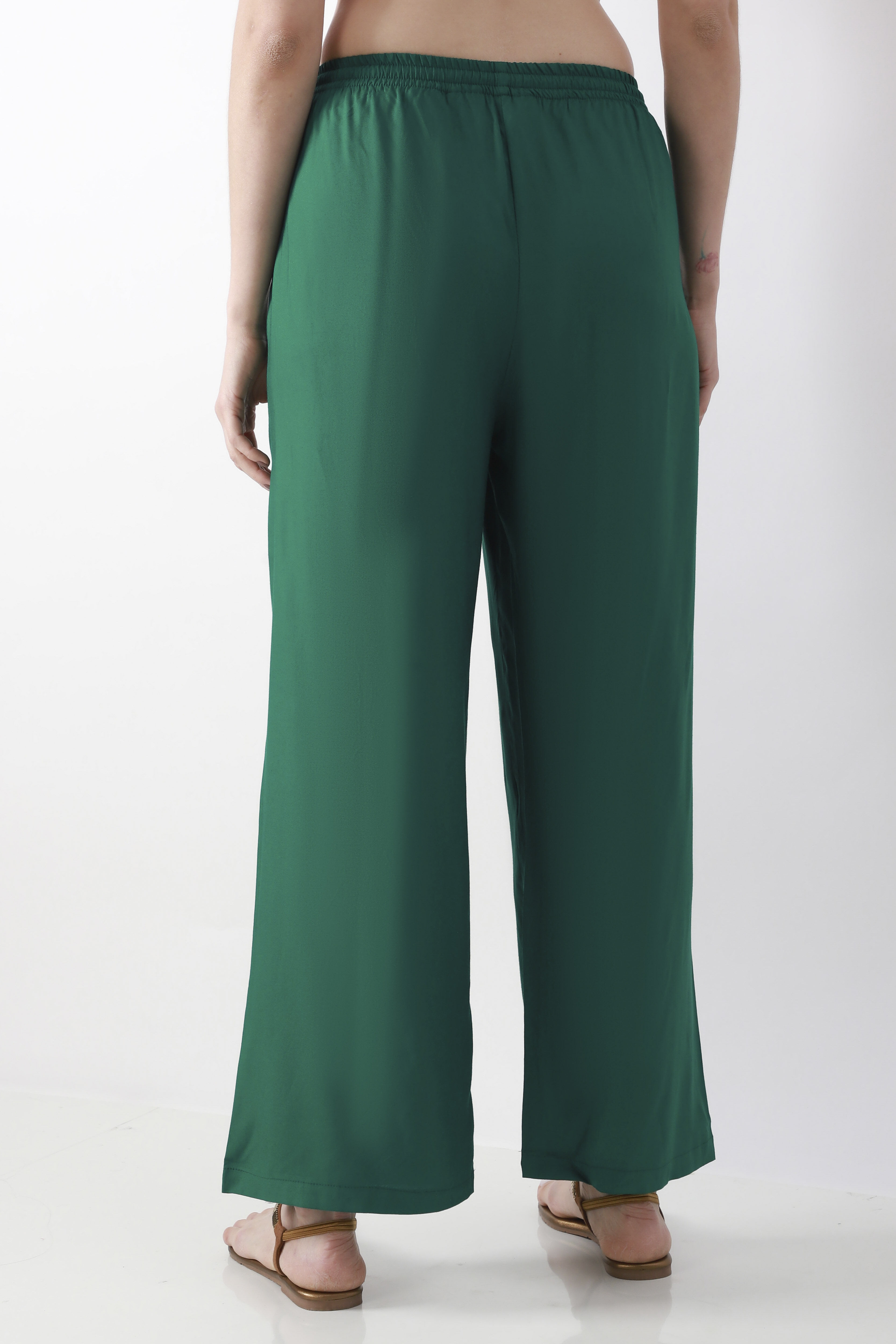Green Solid Straight Palazzos image number 5
