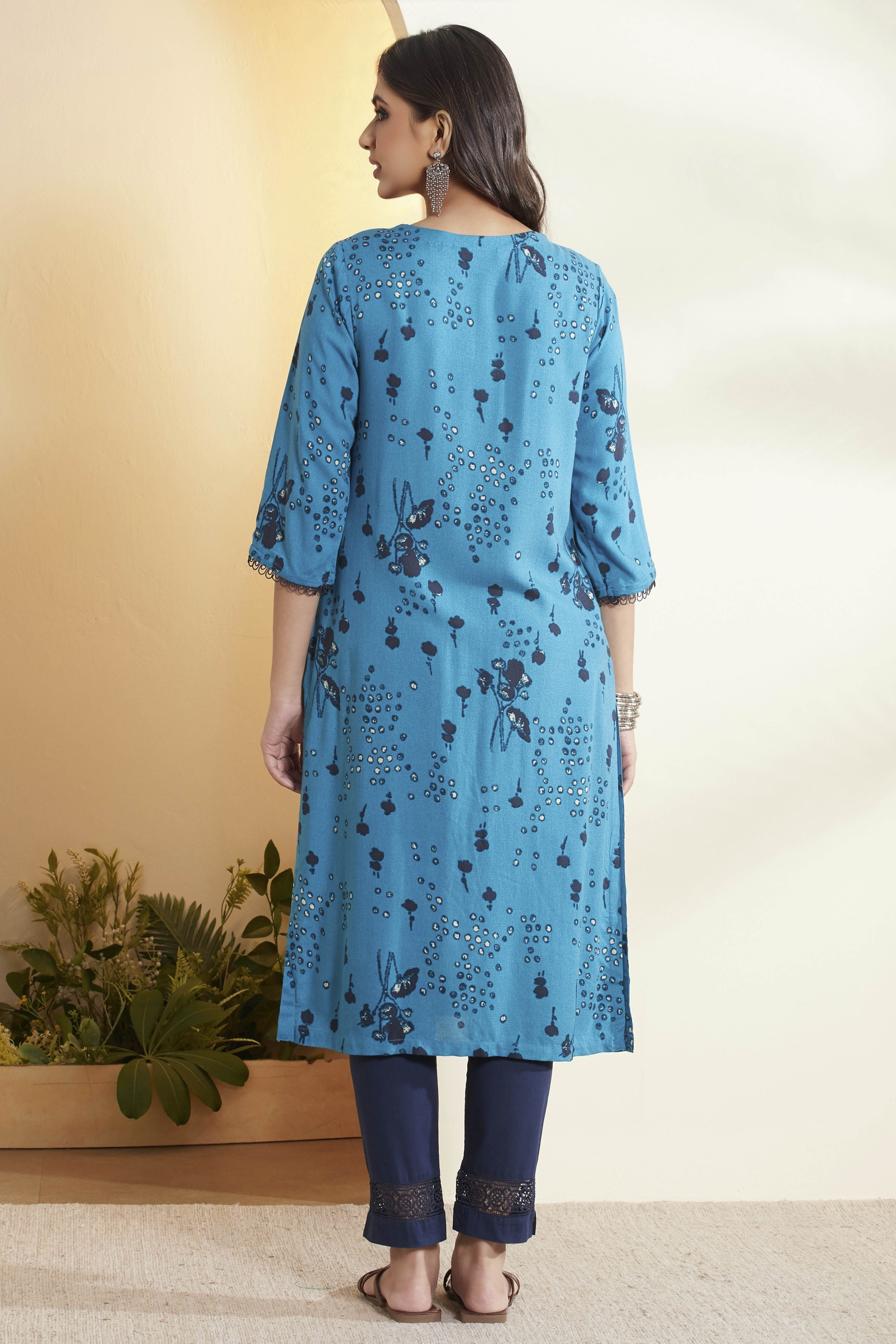 Blue Floral Printed Straight  Kurta image number 5