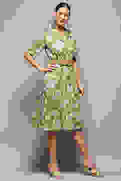 Green Pure Cotton Floral Printed Straight Dress image number 5