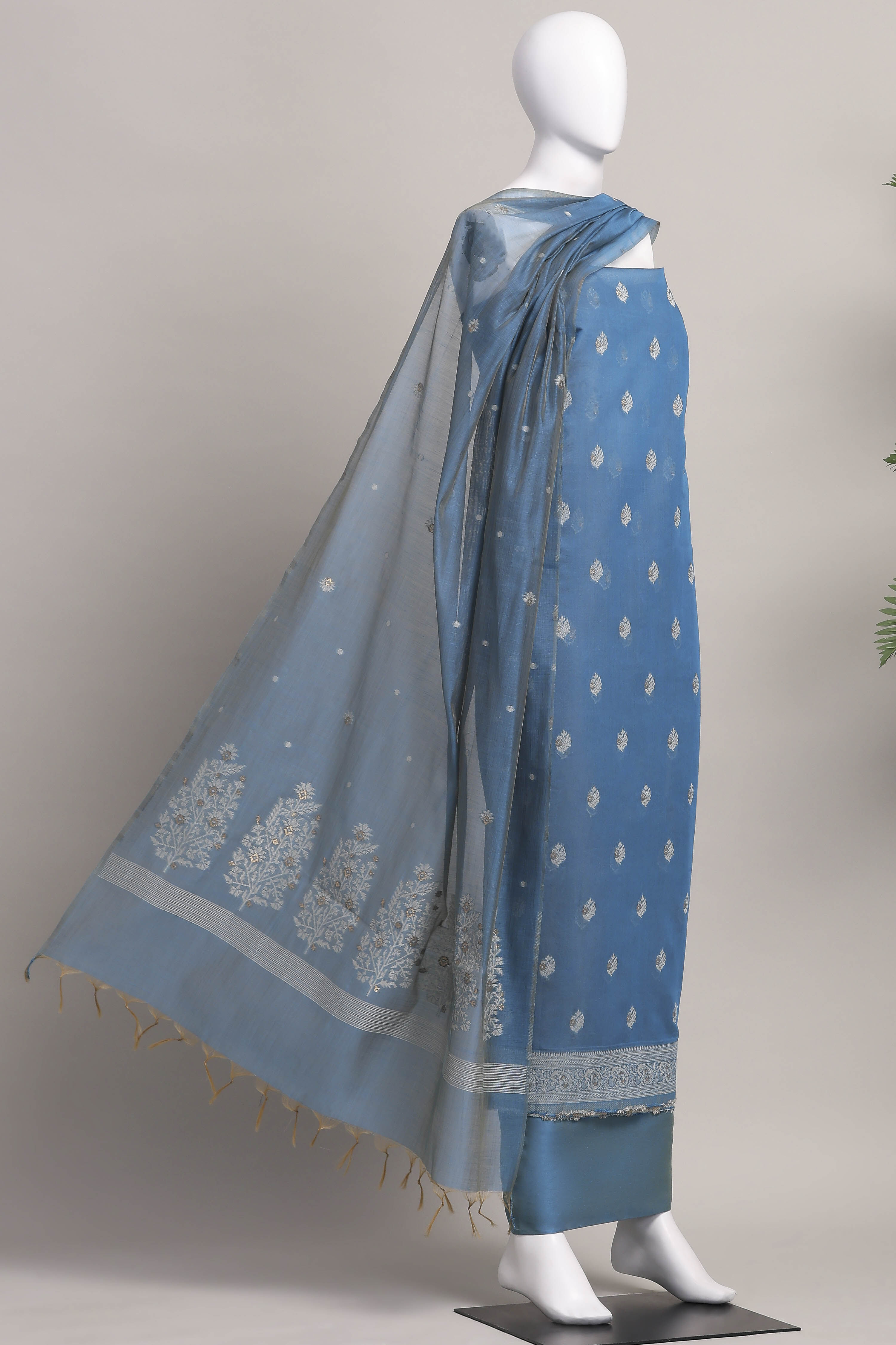 Blue Cotton Jamdani Unstitched Suit Set image number 4