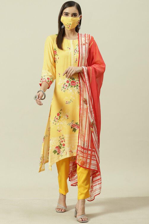 Yellow Printed Viscose A-Line Kurta Slim Pant Suit Set image number 6