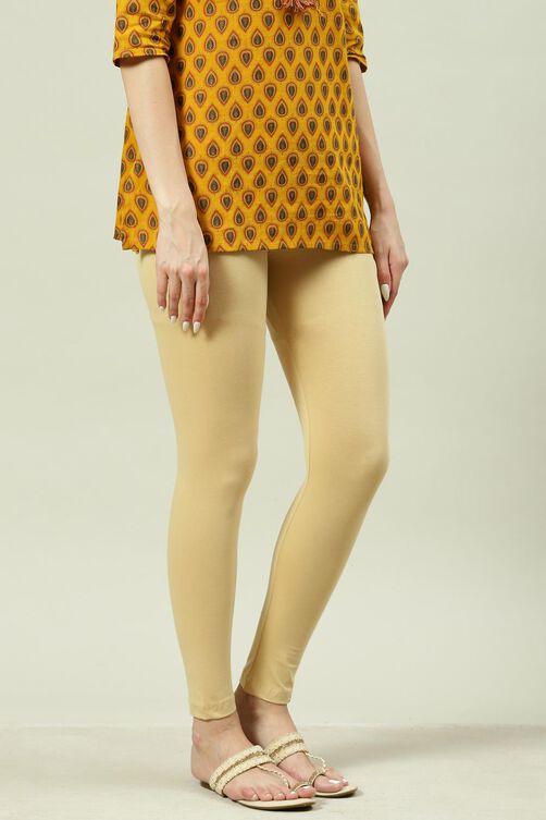 Black Cotton Blend Solid Leggings image number 3