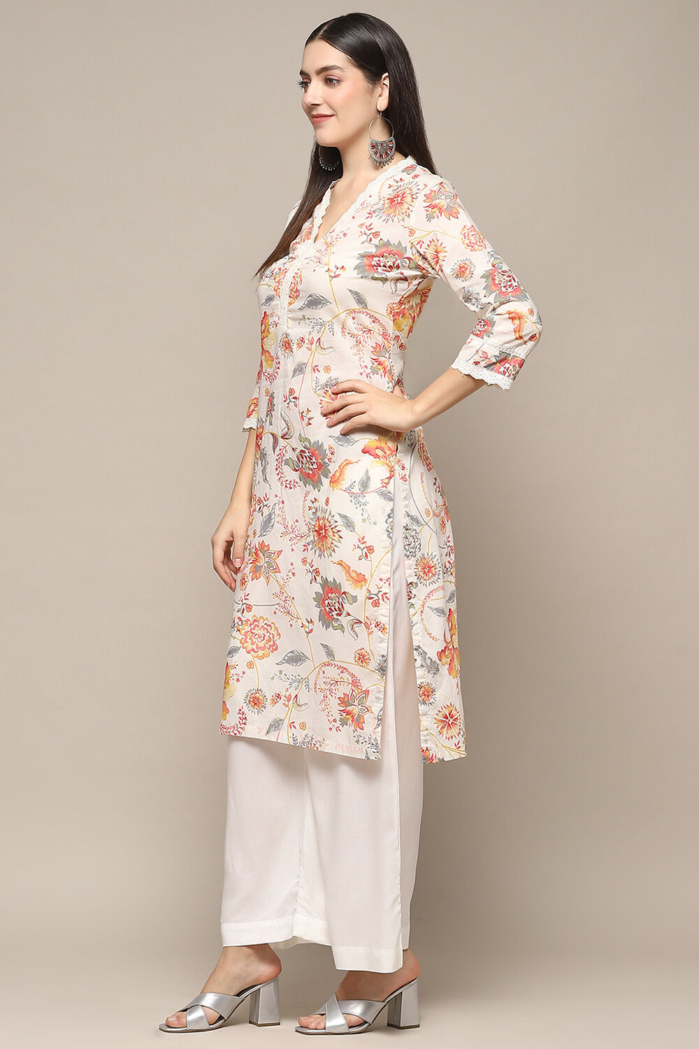 Off-White Cotton Floral Straight Kurta image number 2
