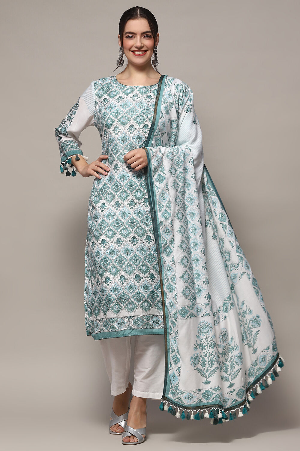 White Green Muslin Unstitched Suit set image number 8