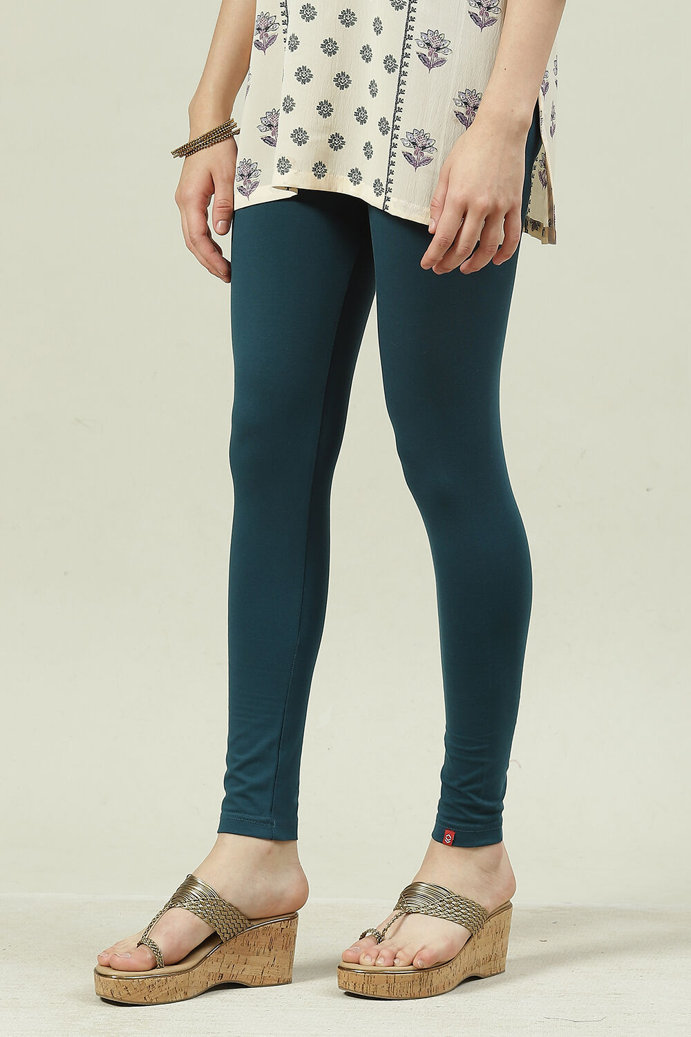 Black Cotton Blend Solid Leggings image number 0
