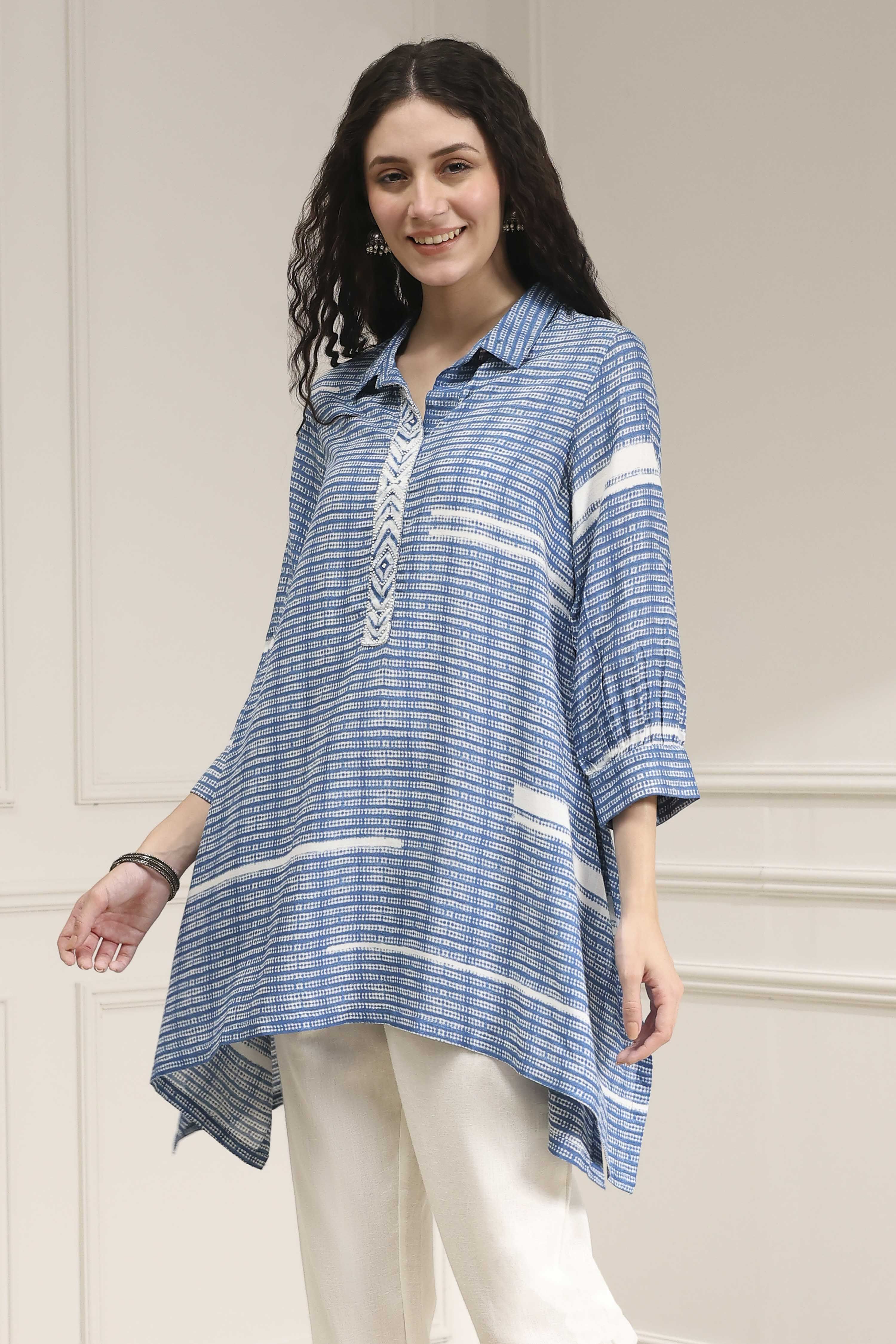 Blue Printed Asymmetric Short Kurta image number 2