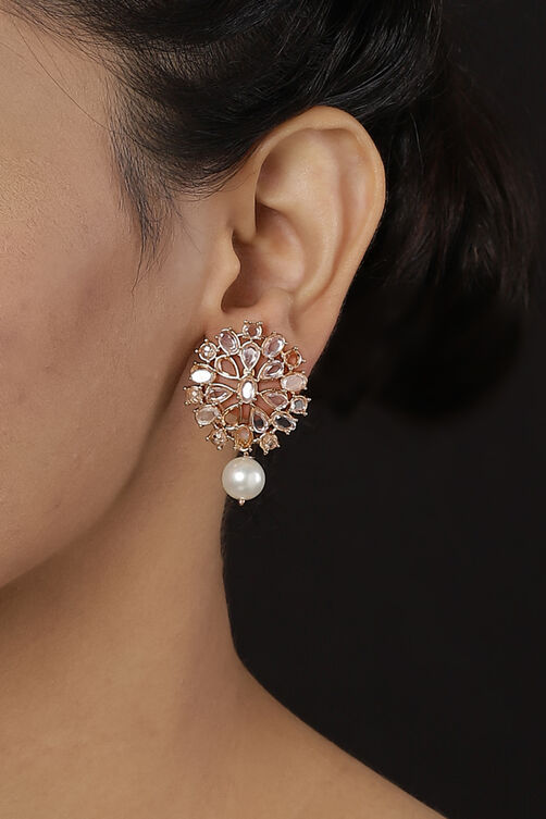 Gold Earrings image number 1