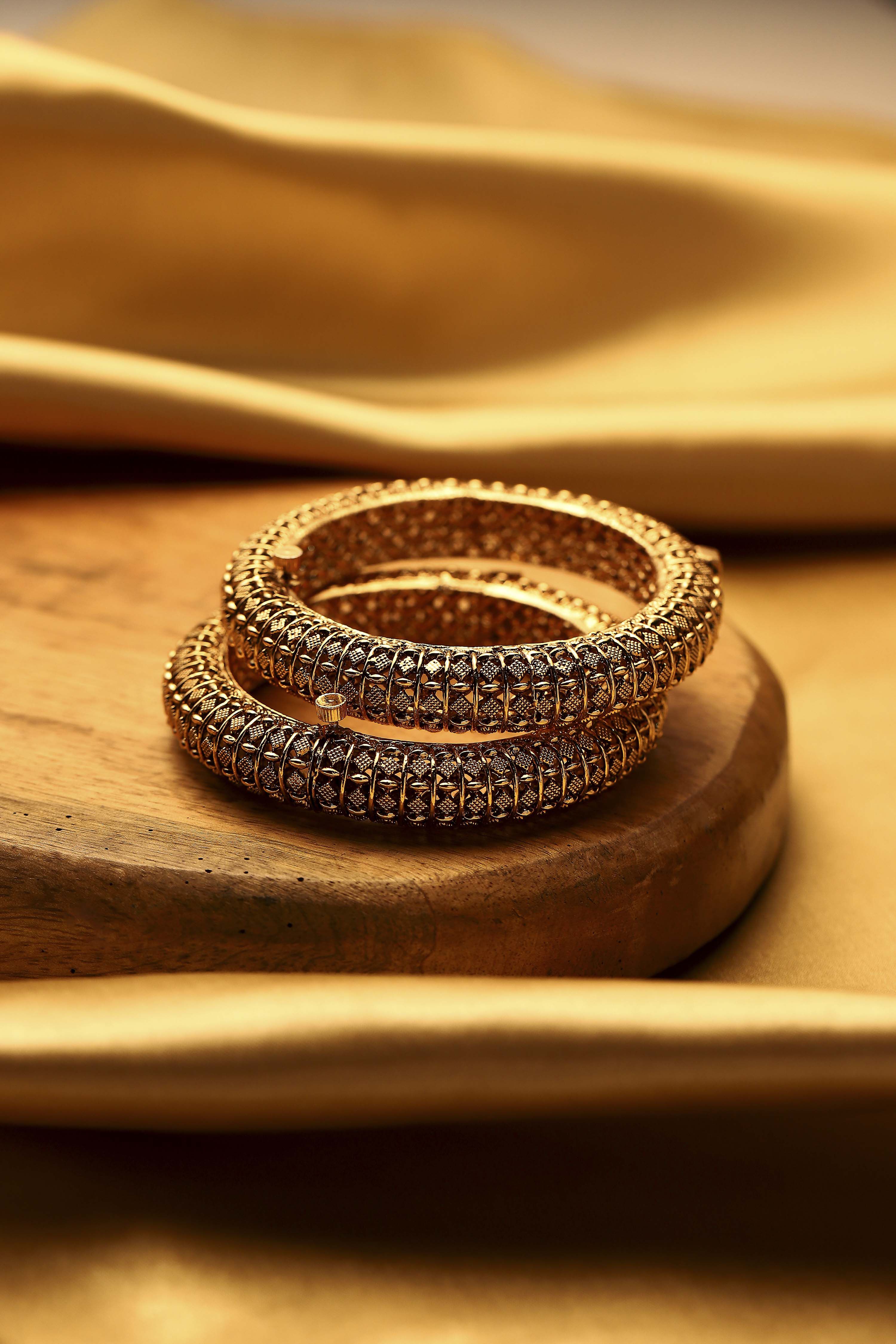 Gold Alloy Temple Bangles image number 2