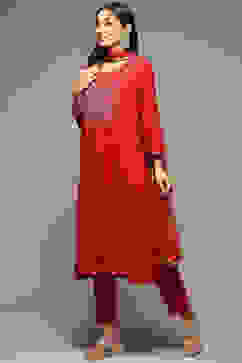 Red Rayon Gathered Kurta Pants Suit Set image number 6