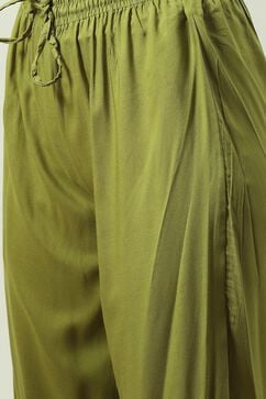 Green Rayon Straight Kurta Pant Suit Set image number 2