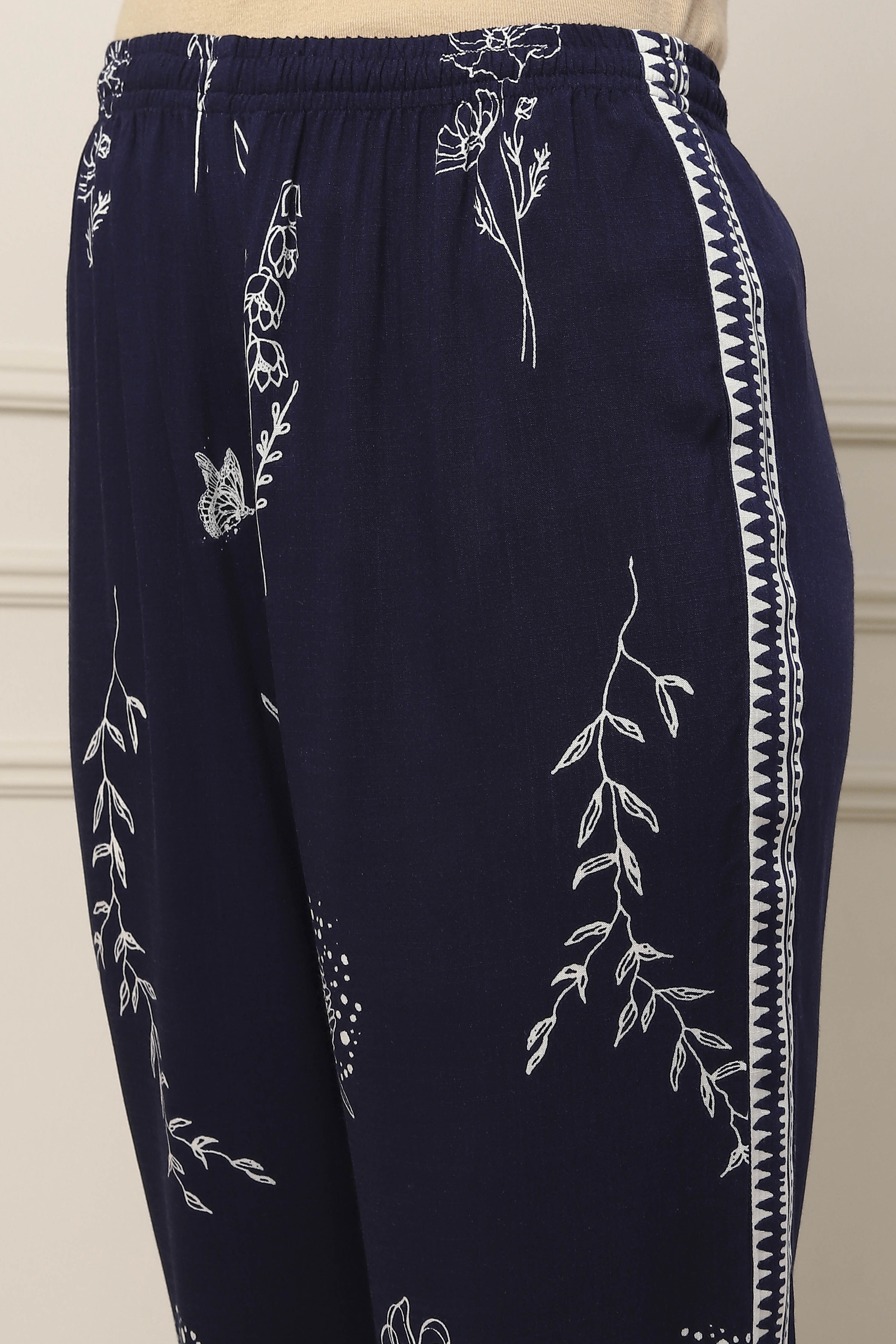 Navy Blue Viscose Rayon Floral Printed Straight Suit Set image number 2