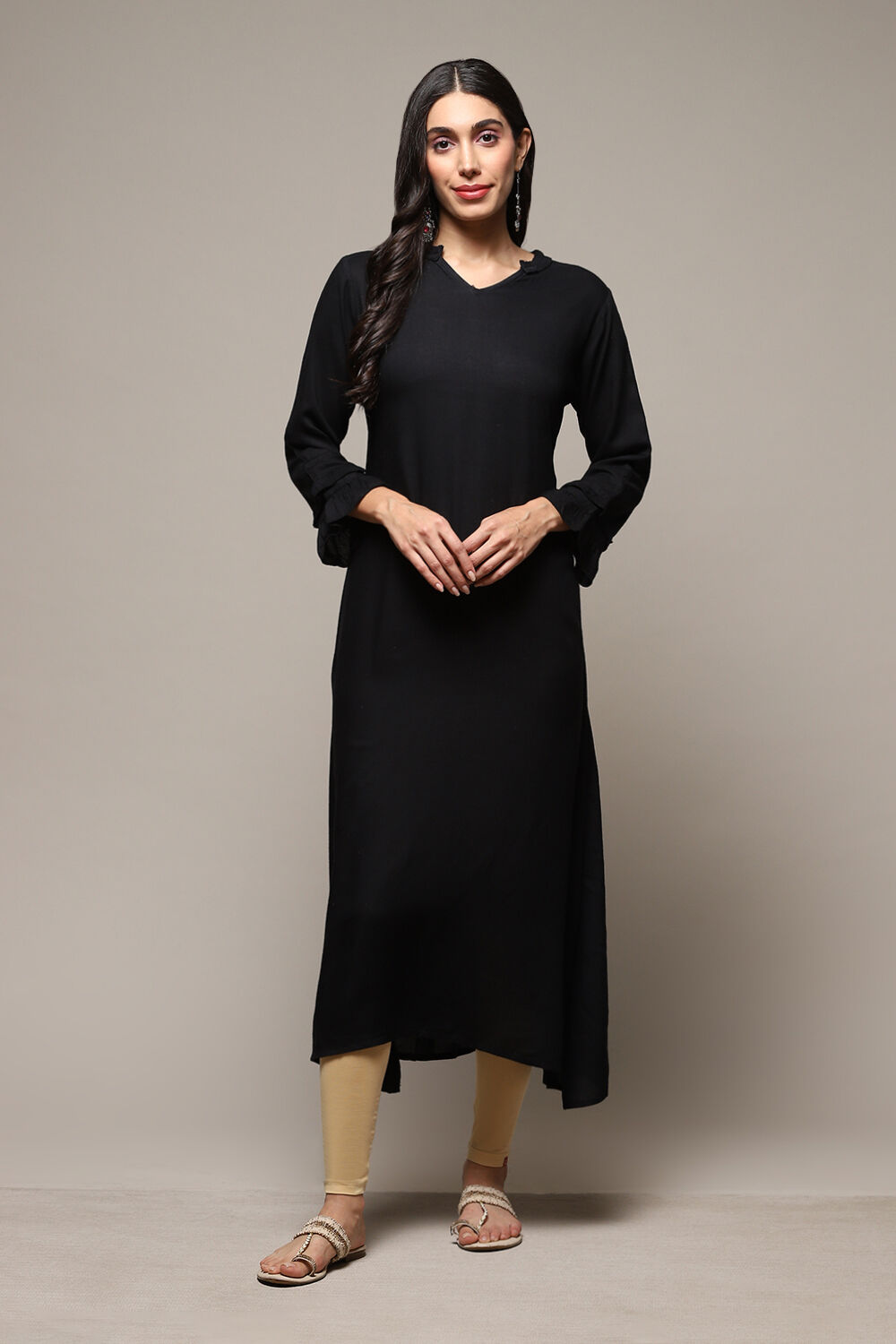 Black Cotton Blend Solid Leggings image number 0