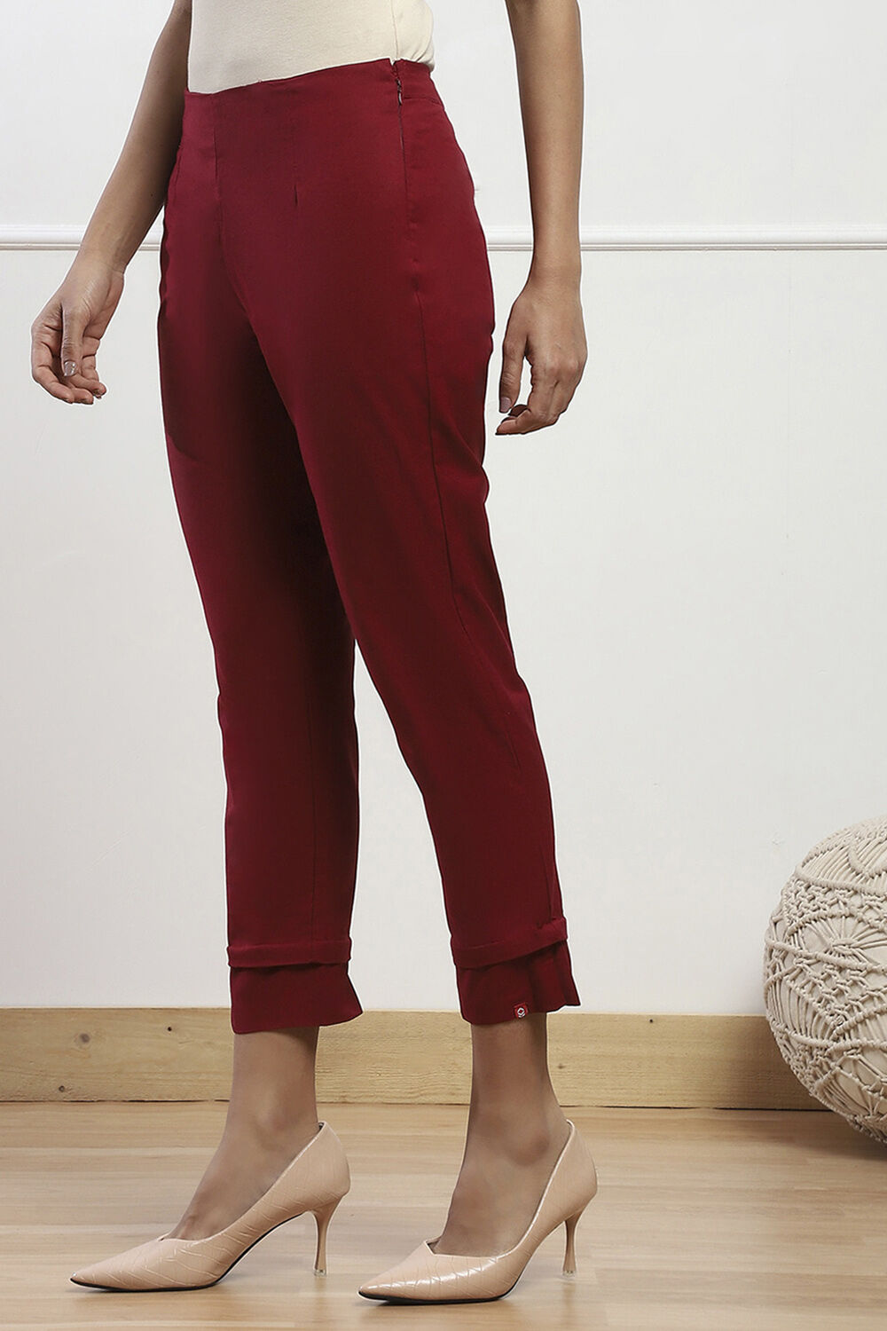 Towny Port Cotton Blend Narrow Pants image number 2