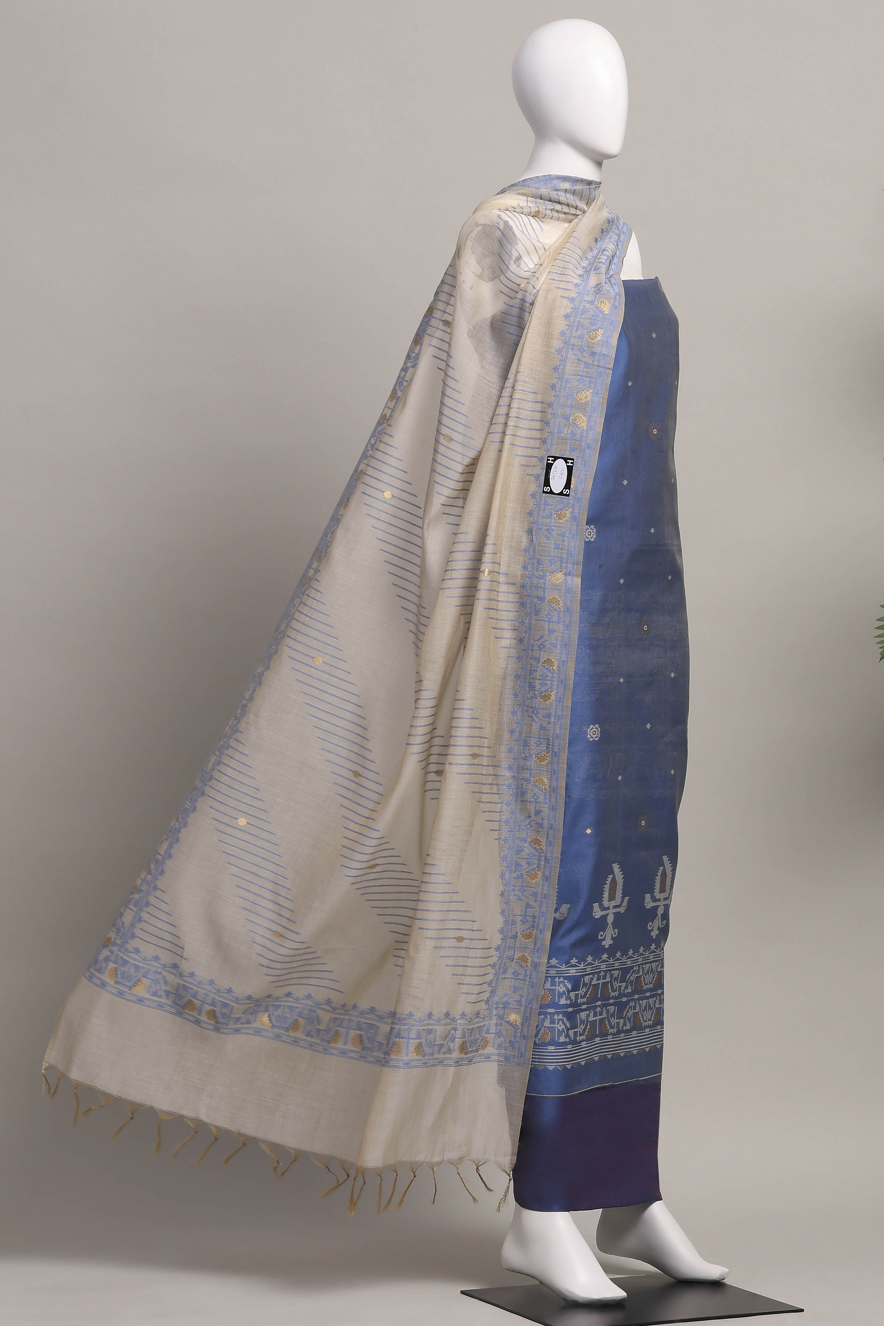 Blue Cotton Jamdani Unstitched Suit Set image number 4