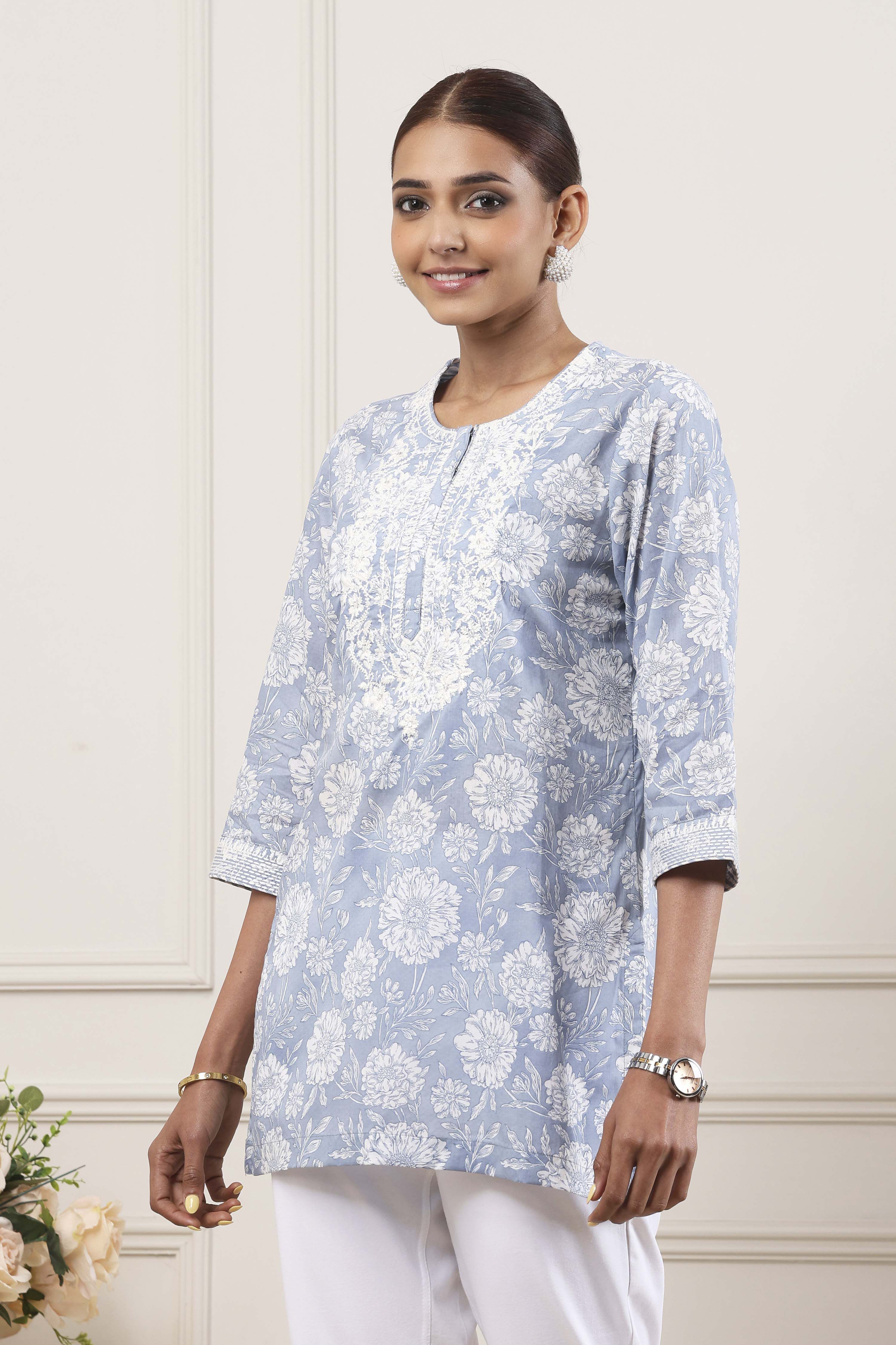 Powder Blue Cotton Printed Short Kurta image number 2