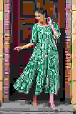 Green Cotton Tiered Dress image number 3