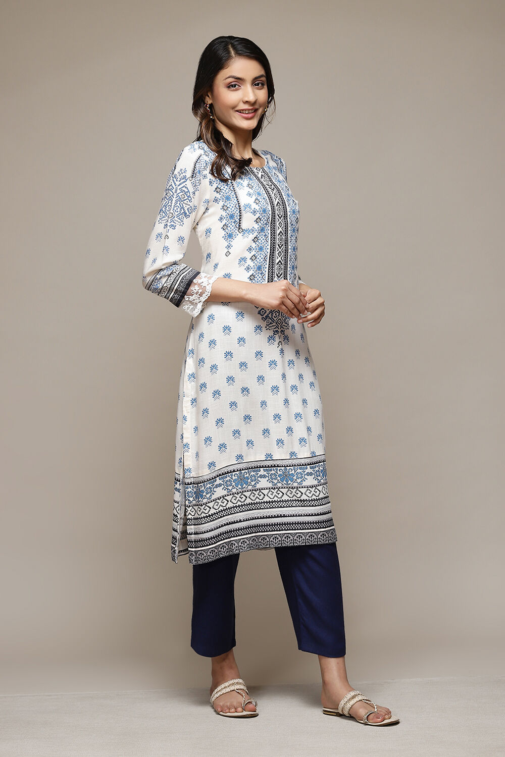 Blue LIVA Straight Printed Kurta image number 4