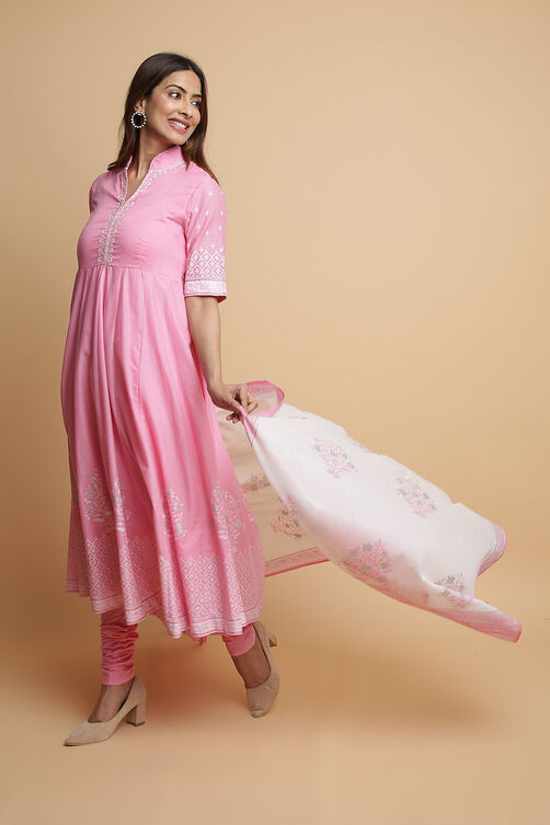 Light Pink Cotton Flared Kurta Churidar Suit Set image number 4