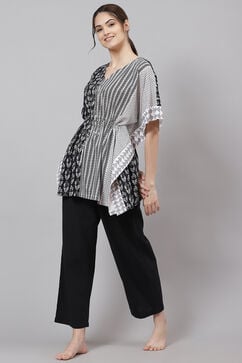 Black And White Straight Cotton Printed Sleepwear image number 4