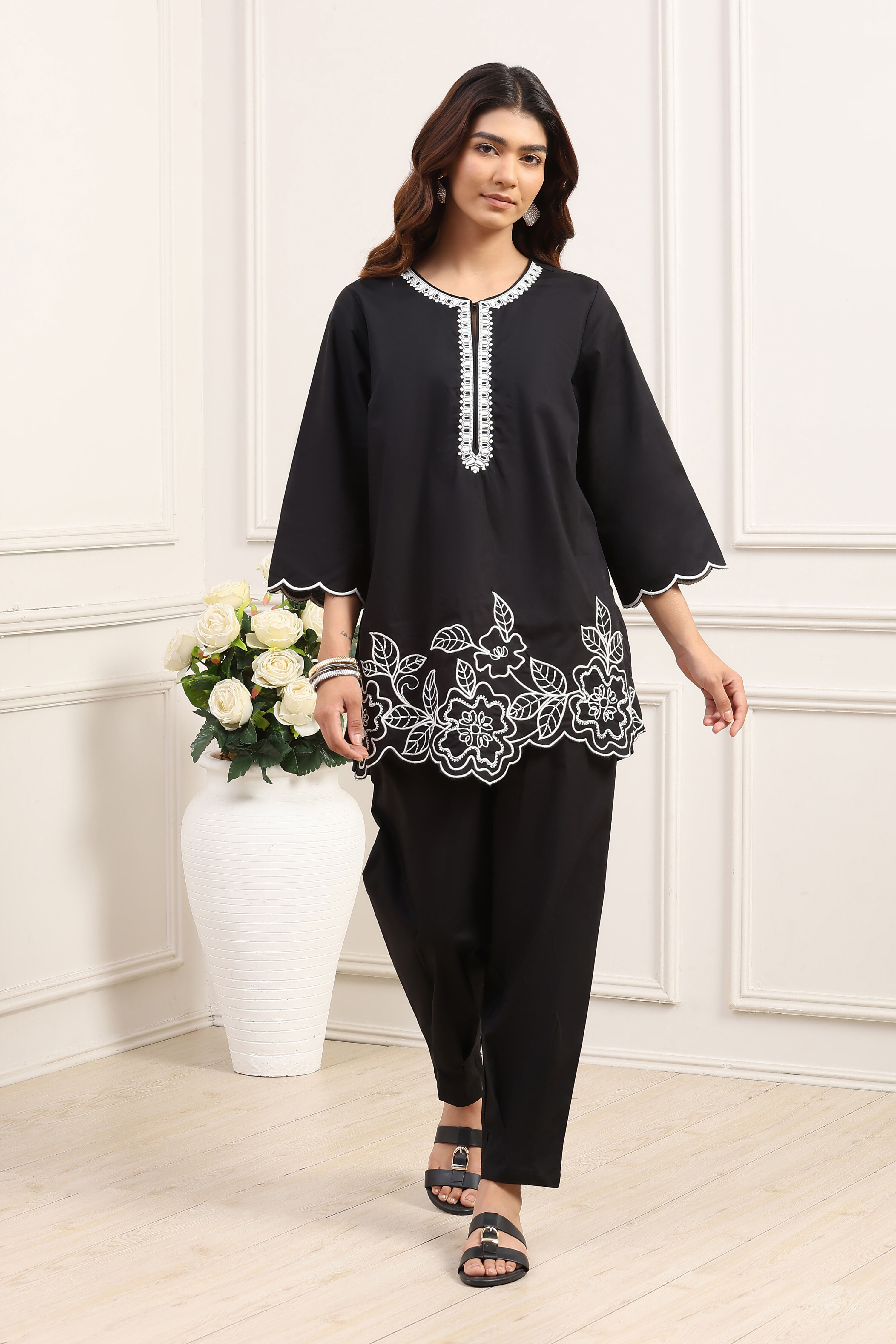 Black Cotton Straight Suit Set image number 6