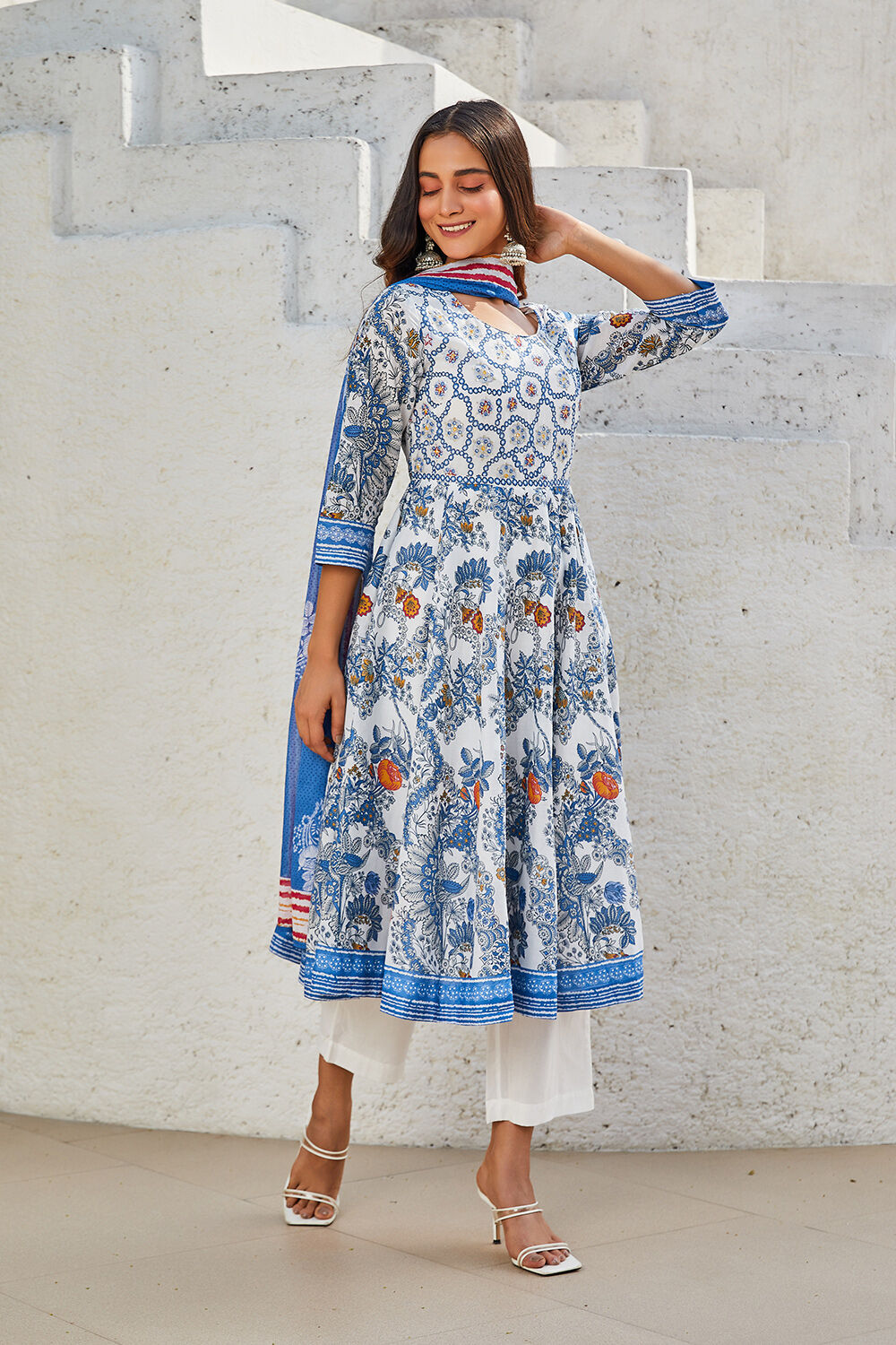 Off-white Cotton Printed Anarkali & Palazzo Suit Set image number 5