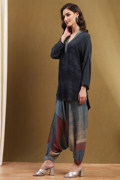 Indigo Printed Straight Short Kurta Set image number 3