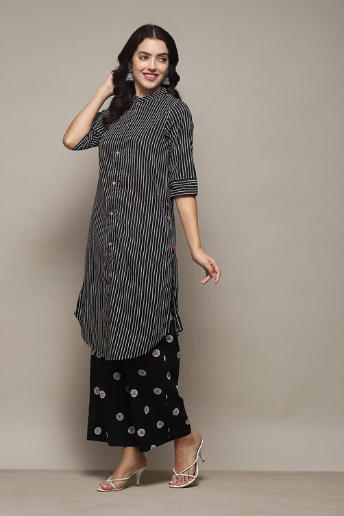 Grey Cambric Narrow Kurta Pant Suit Set image number 3