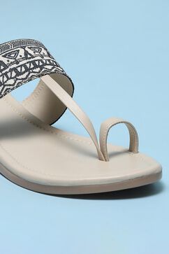 Beige Fabric Ring Toe Sandals image number 1