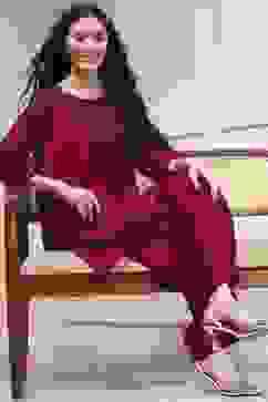 Red Self-Designed Straight Kurta Set image number 7