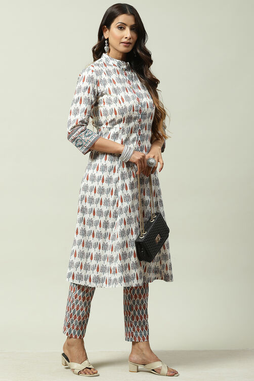 White Printed Cotton A-Line Kurta Slim Pant Suit Set image number 6