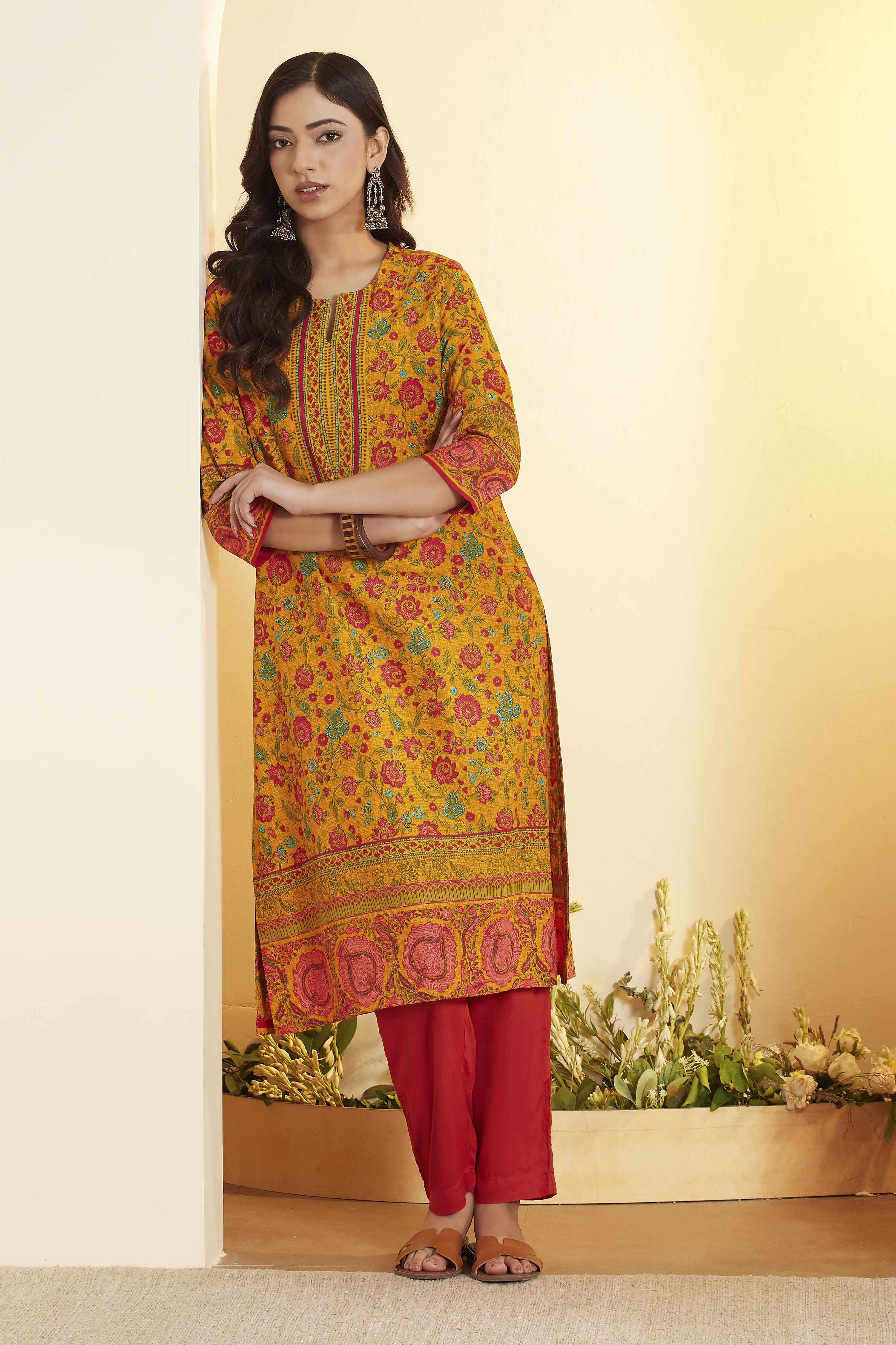 Mustard Cotton Floral Printed Straight Kurta image number 0