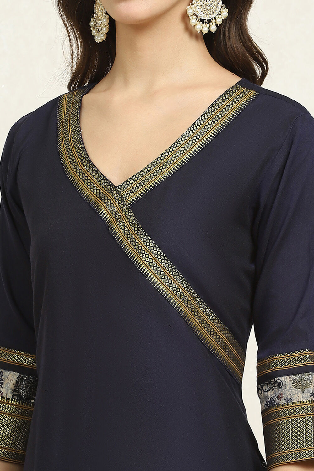 Maroon Cotton Handloom Unstitched Suit Set image number 2