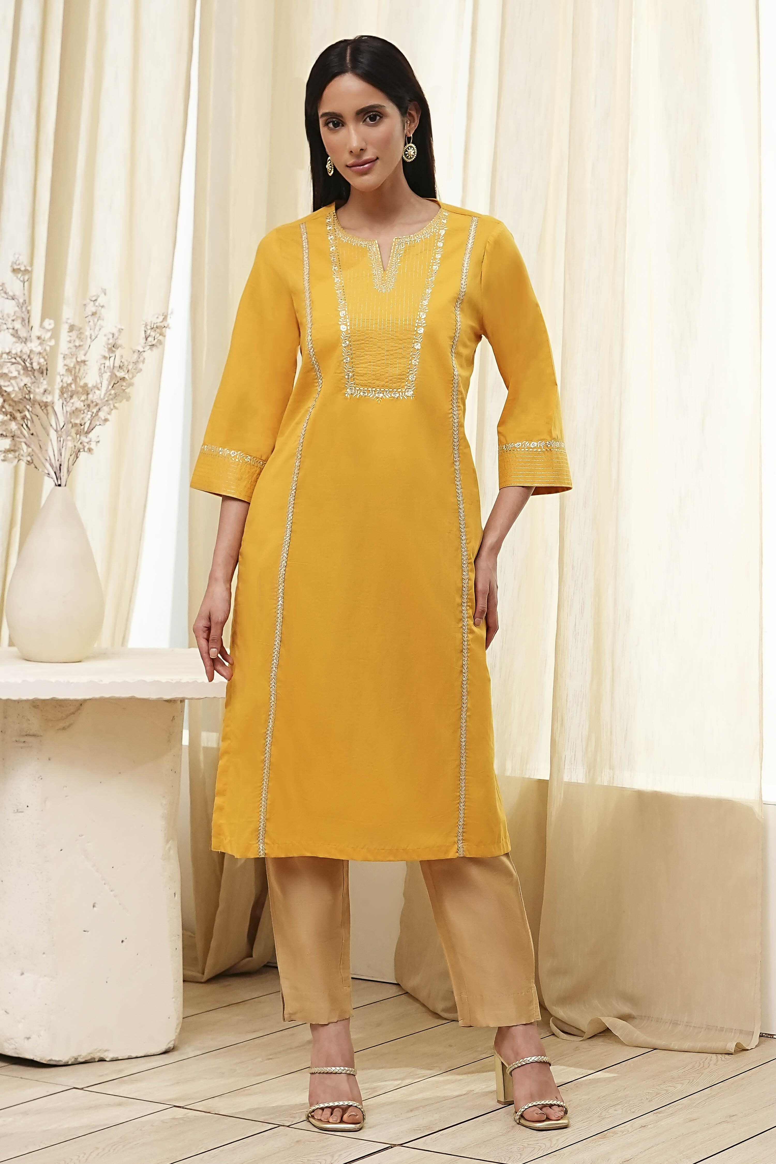 Ochre Yellow Cotton Solid Straight Kurta image number 5