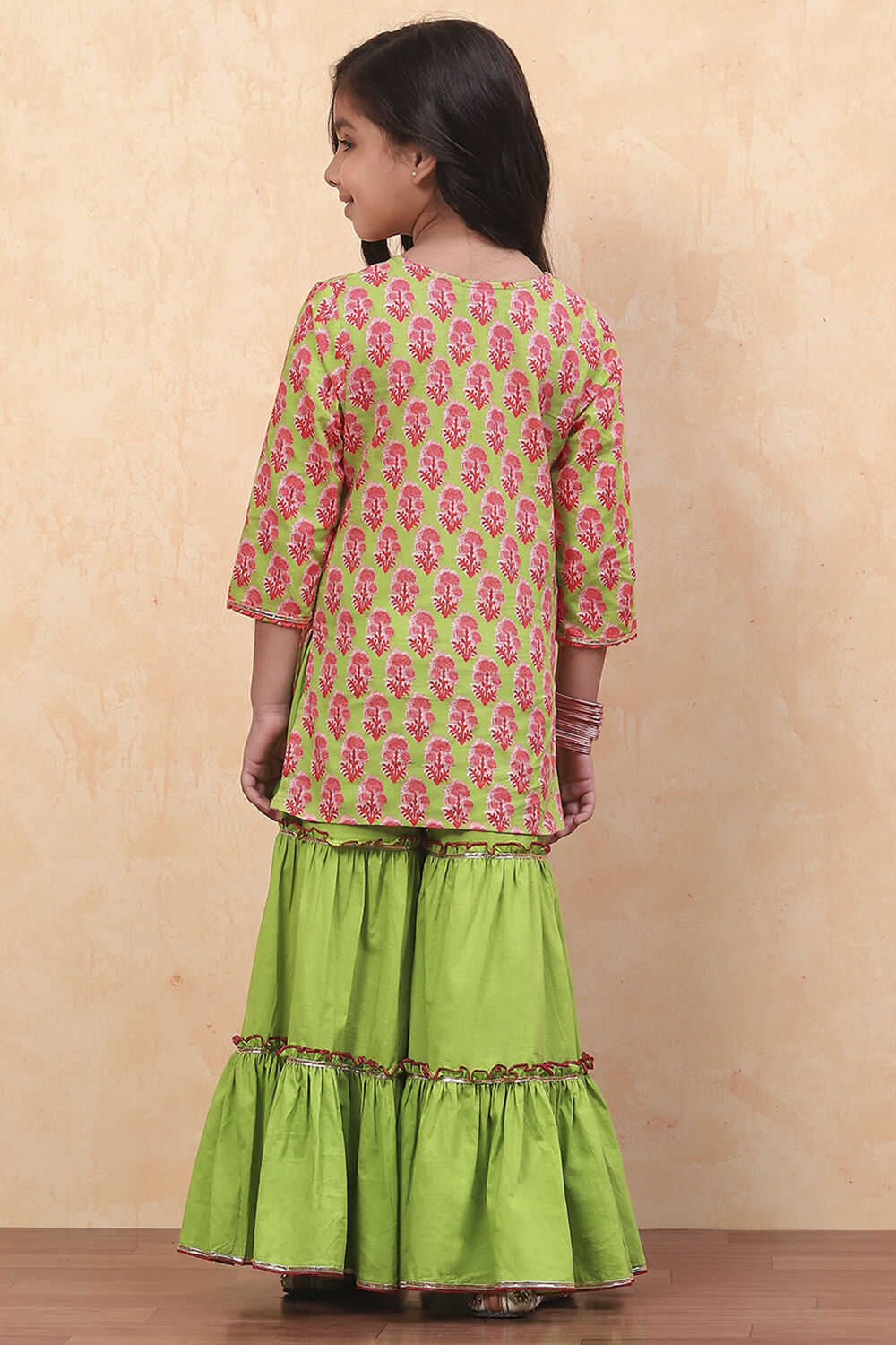 Green Cotton Floral Printed Straight Suit Set image number 4